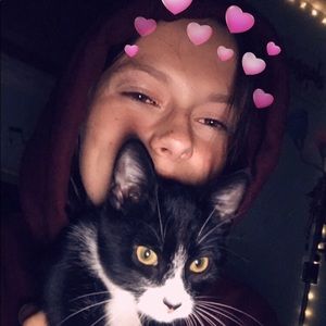 Meet your Posher, Aava